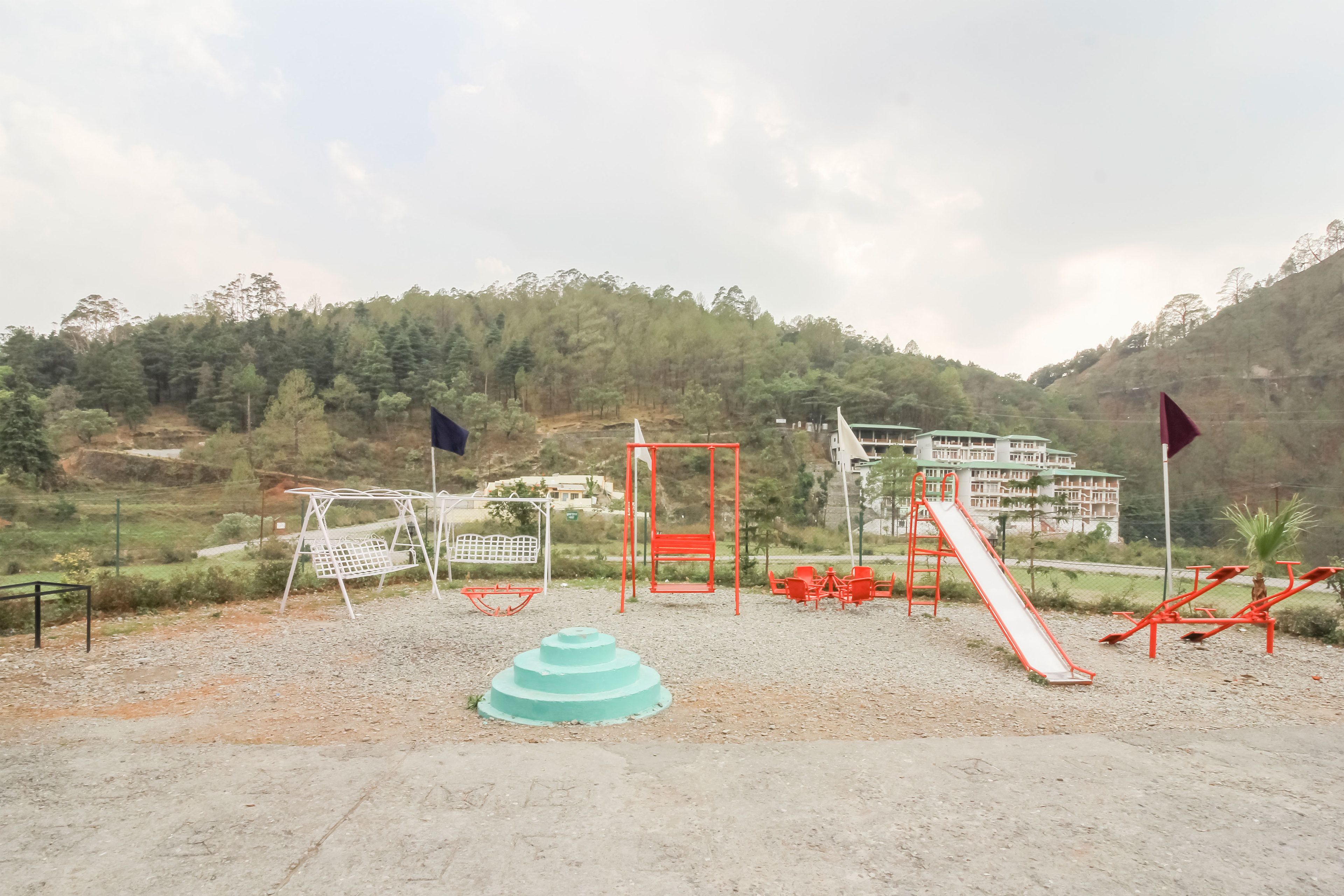 室 外兒童遊樂區