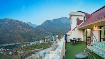 Family Suite, 2 Bedrooms, Mountain View | 1 bedroom, premium bedding, desk, iron/ironing board