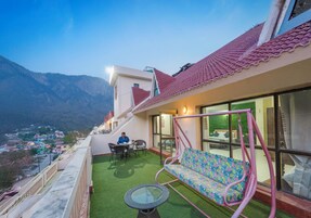 Ropa de cama de alta calidad y escritorio 