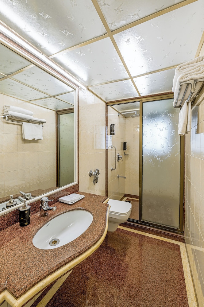 Hotel Regal Enclave Khar (W) by null