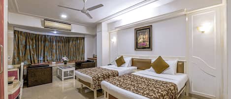 Double or Twin Room | 1 bedroom, memory foam beds, in-room safe, individually furnished