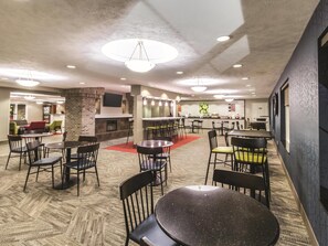 Property amenity - La Quinta Inn & Suites by Wyndham Fargo-Medical Center (Fargo)