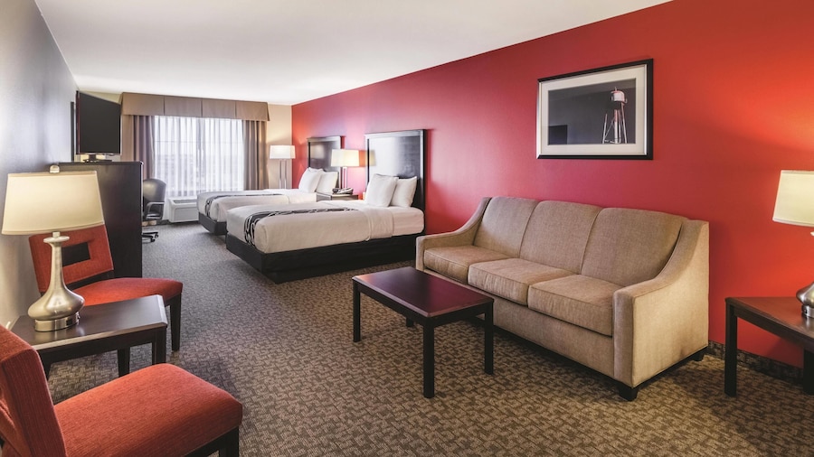 La Quinta Inn & Suites by Wyndham Fargo-Medical Center