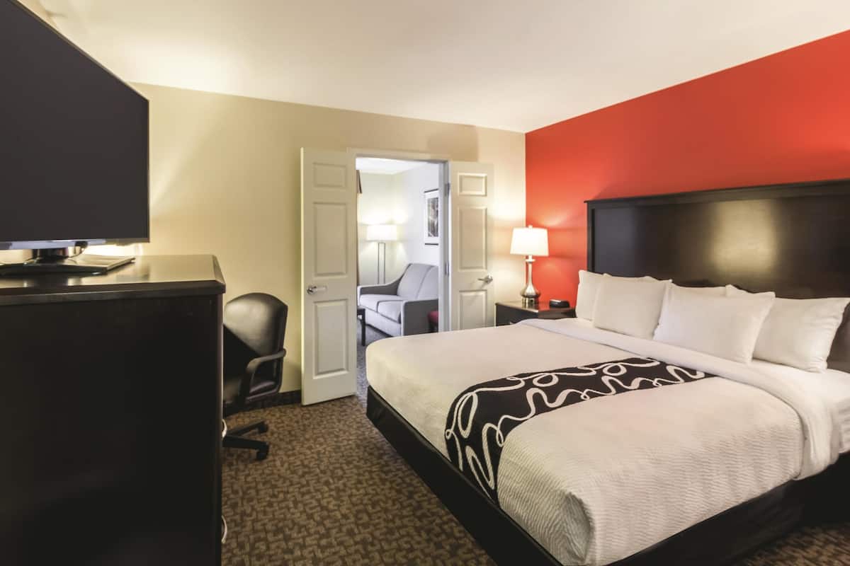Suite, 1 King Bed, Non Smoking | Premium bedding, down comforters, desk, blackout drapes