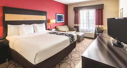 La Quinta Inn & Suites by Wyndham Fargo-Medical Center