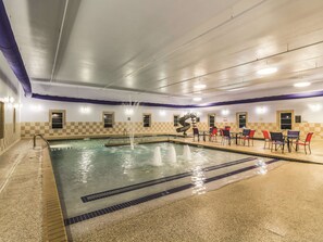 Piscine intérieure