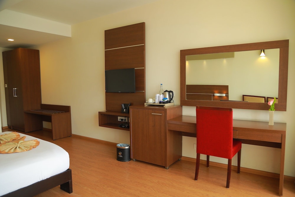 Eastend Hotel by null