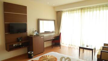 Premium Room | In-room safe, desk, blackout curtains, WiFi