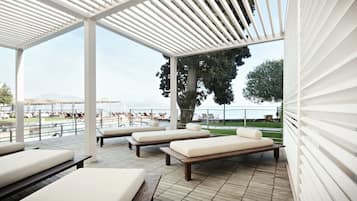 Sun deck