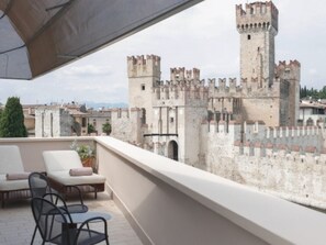Suite, Lake View | Terrace/patio