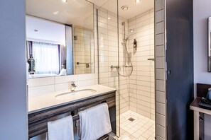 Bathroom - Premier Inn Nürnberg City Nordost (Nuremberg)