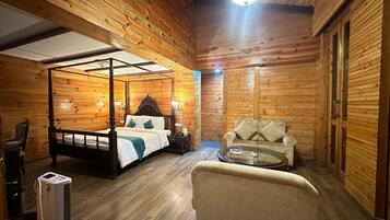 Lunar cottage | Premium bedding, memory foam beds, minibar, in-room safe