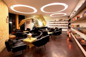 Bar (on property) - Manuallaya The Resort Spa in the Himalayas (Manali)