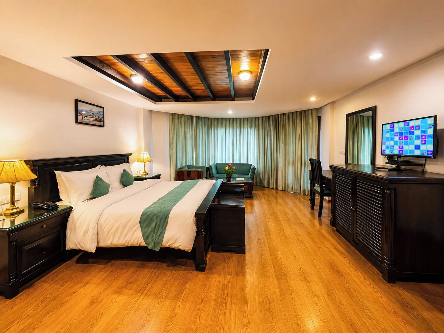 Ropa de cama de alta calidad, camas con efecto memoria y minibar 