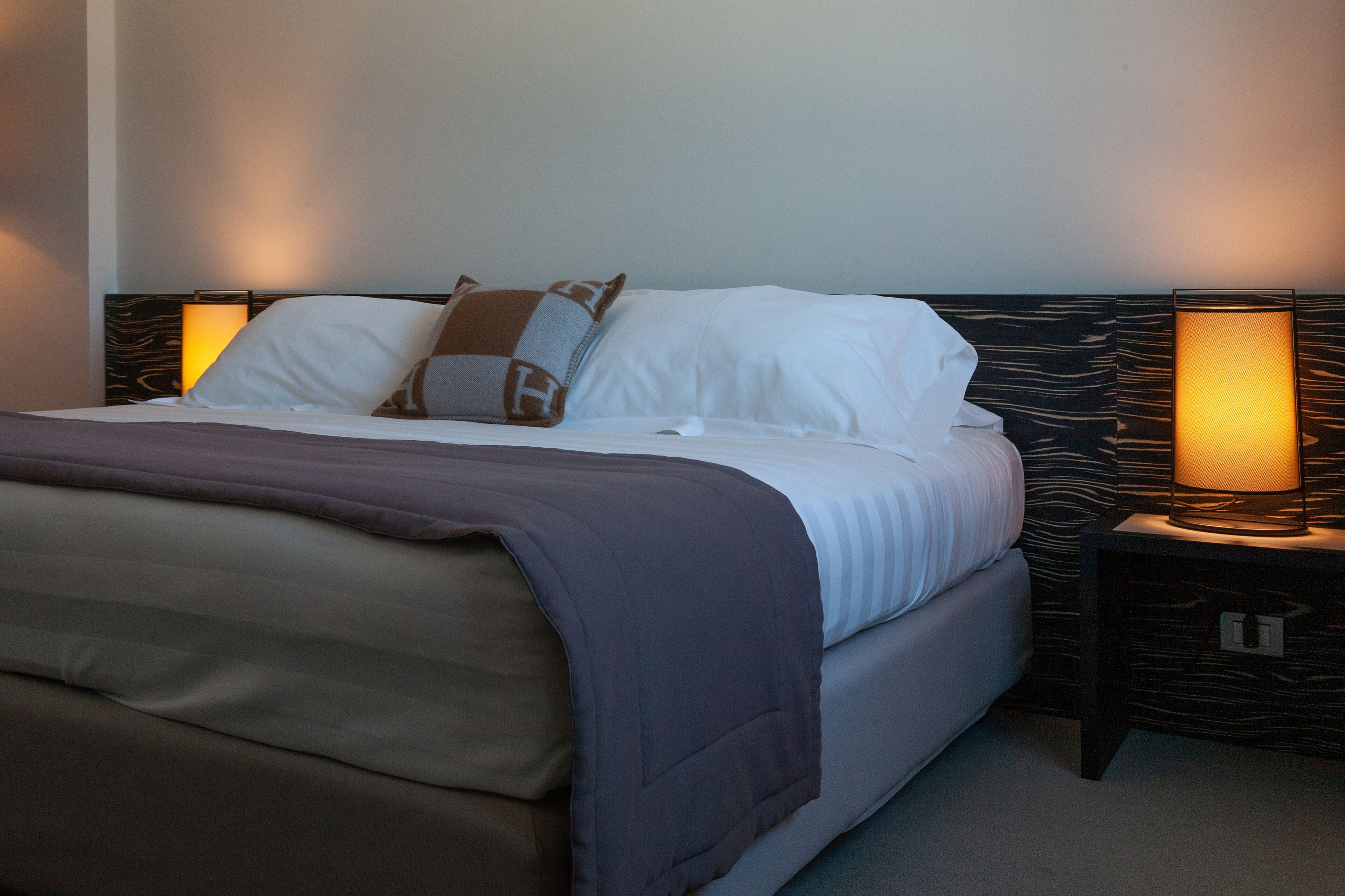 superior double or twin room | minibar, in-room safe, desk, soundproofing