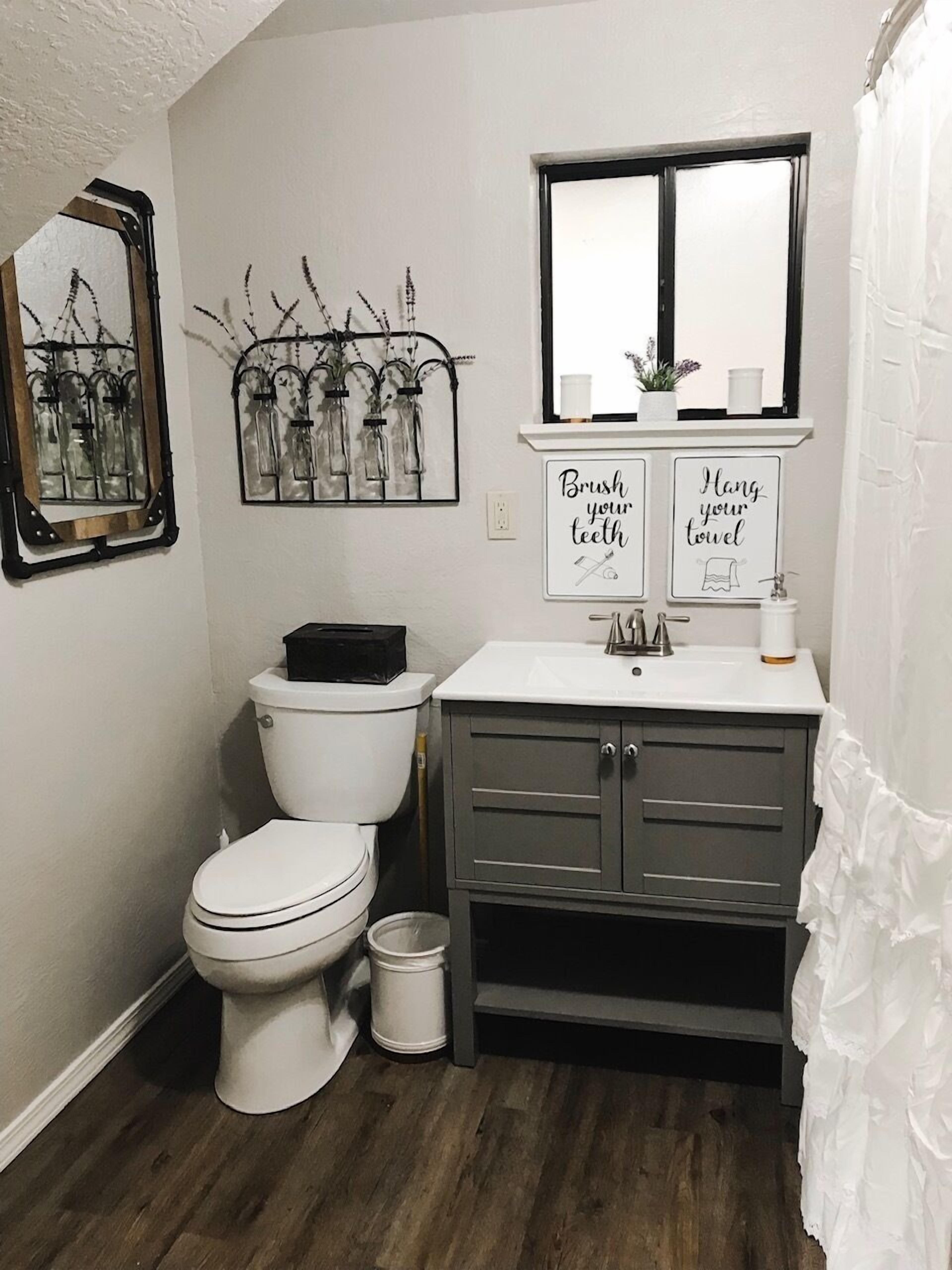 cabin 5 - juniper | bathroom | shower, towels