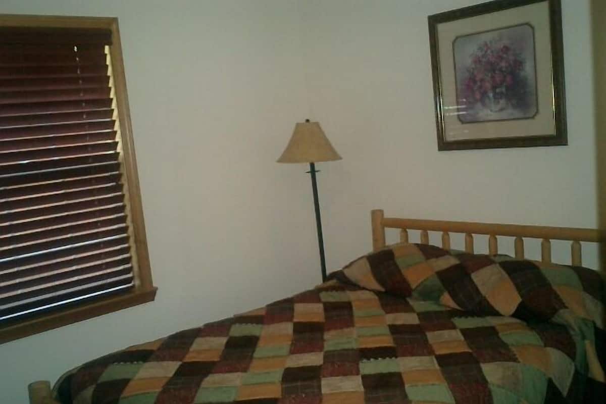Zelco Cabin (Not at the Resort, but in Downtown Twain Harte) | Bed sheets