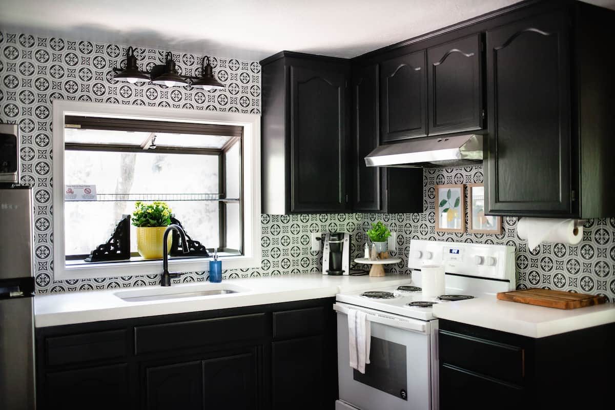 cabin 4 - blue oak | private kitchen | fridge, microwave, coffee/tea maker, cookware/dishes/utensils