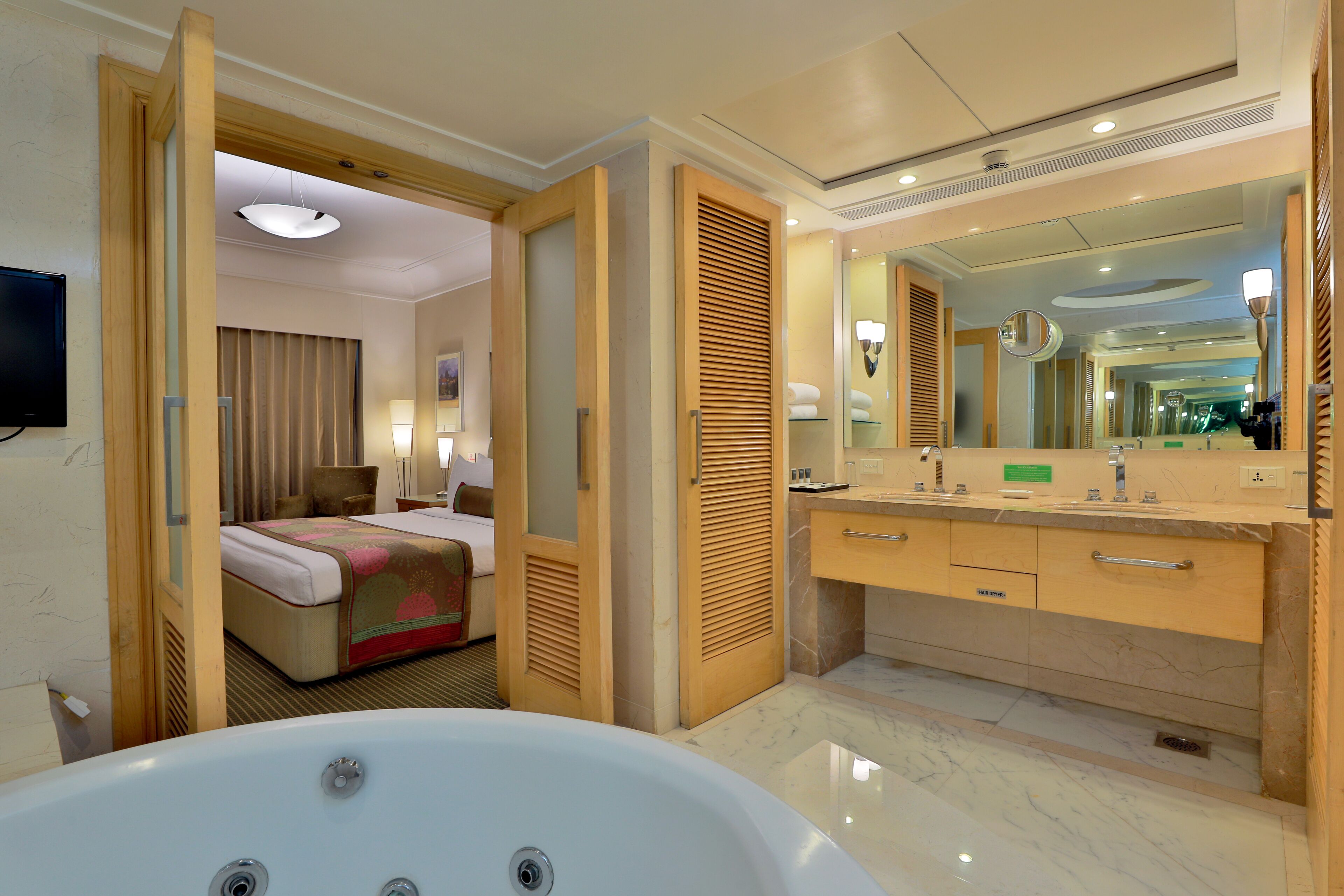 presidential suite | jetted bathtub