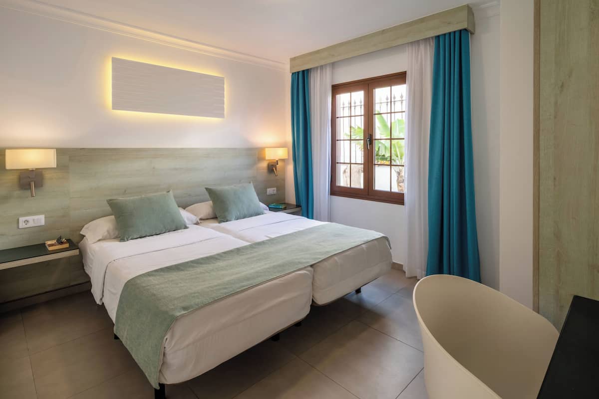 Suite, 1 Bedroom | 1 bedroom, in-room safe, desk, free WiFi