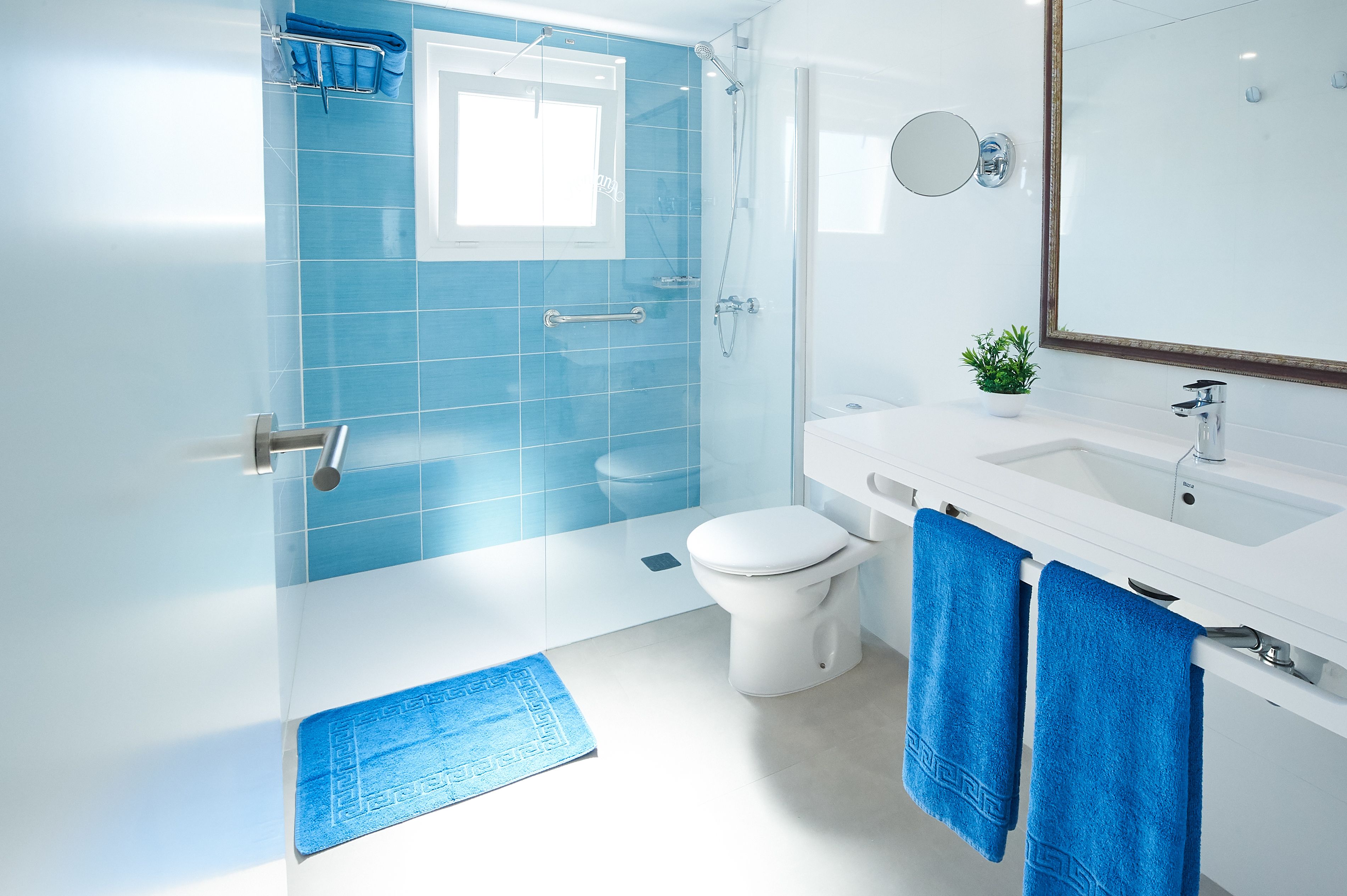 suite, 1 bedroom | bathroom | hair dryer, towels