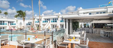 Tägliches nach Wunsch zubereitetes Frühstück (12 EUR pro Person)