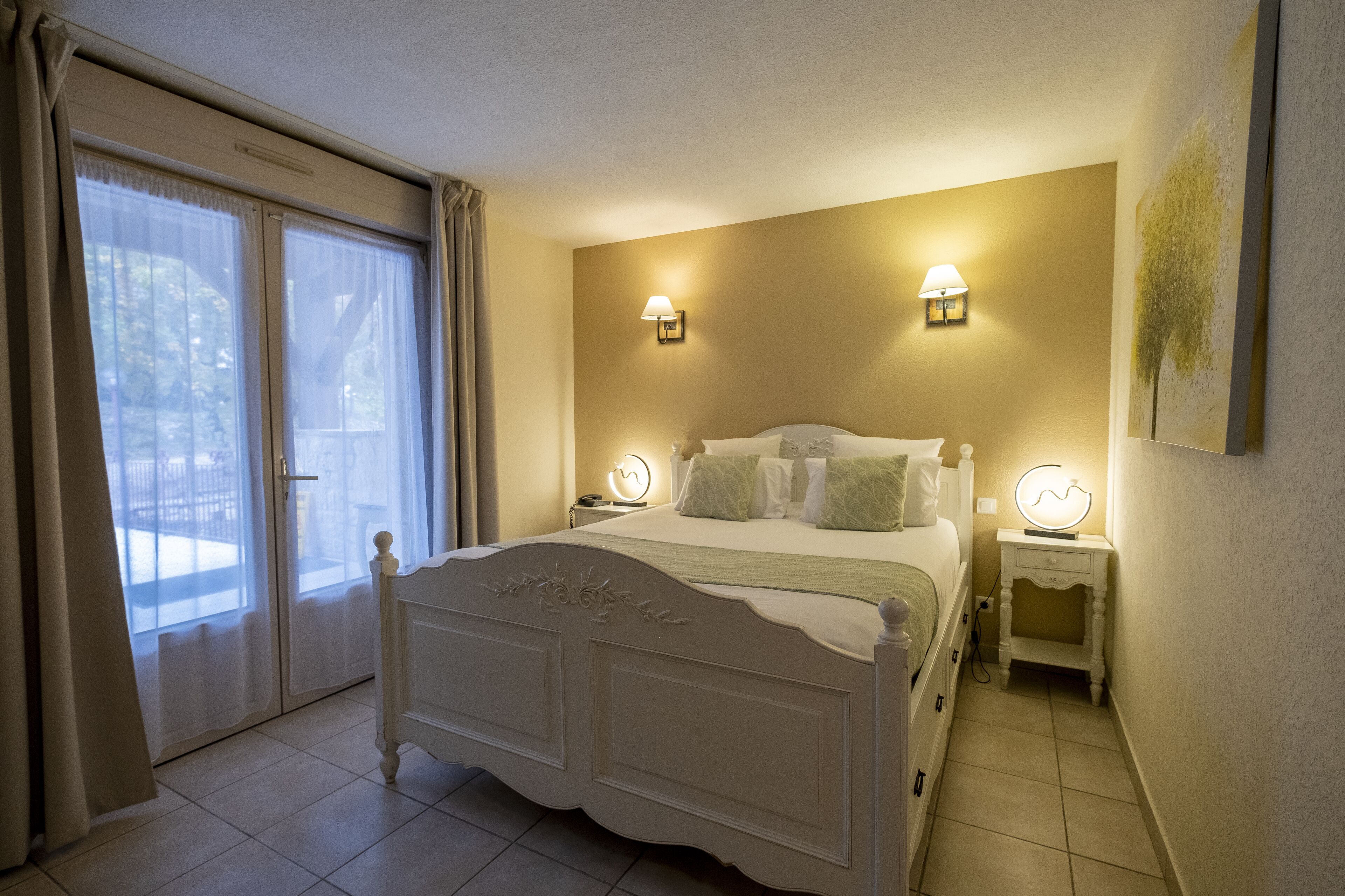 classic room | premium bedding, pillow-top beds, in-room safe, blackout curtains