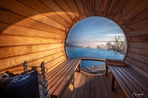 Salas de tratamiento para parejas, un sauna, una bañera de hidromasaje