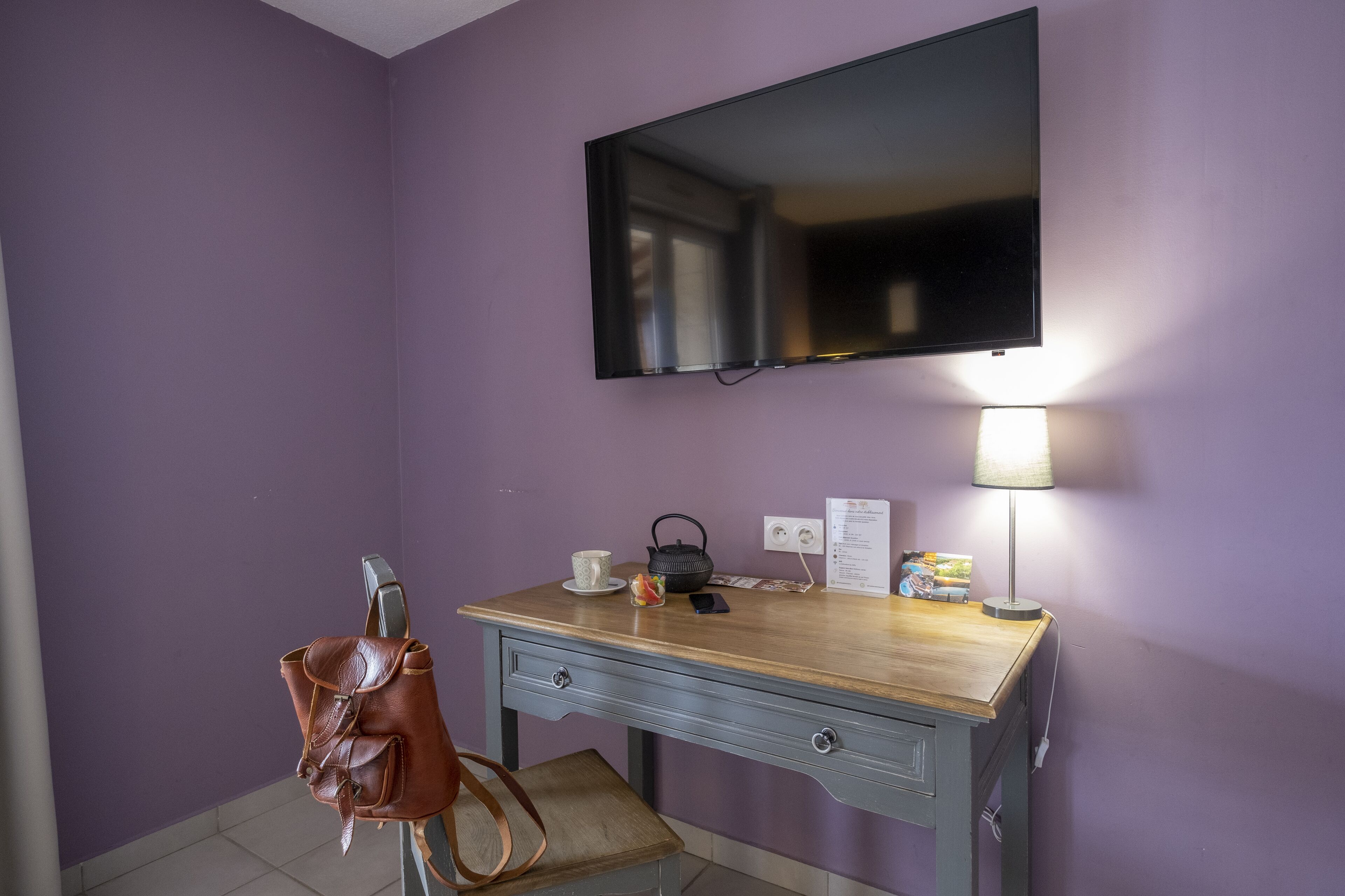 executive double room | bathroom | bathtub, towels