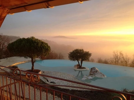 2 outdoor pools, pool umbrellas, sun loungers