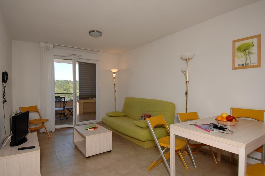 Iron/ironing board, cots/infant beds, rollaway beds, WiFi