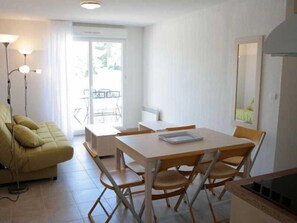 Planxa i posts de planxar, bressols, llits addicionals i wifi