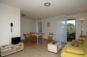 Iron/ironing board, cots/infant beds, rollaway beds, WiFi