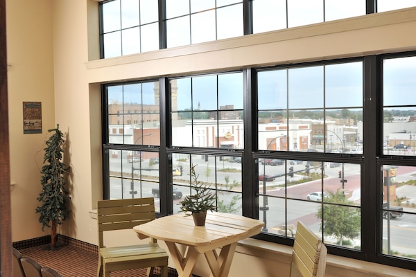 Superior-suite - 1 kingsize-seng med sovesofa - boblebad | Opholdsområde | 37-tommers fladskærms-tv med kabelkanaler, tv