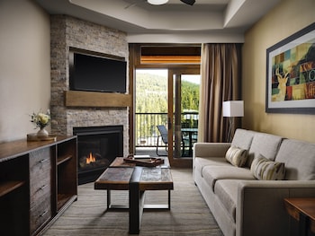 2 Bedroom Residence with Den (2 Bath/ 1 with tub & Separate Shower) | Living room | Flat-screen TV, fireplace at Hyatt Vacation Club at Northstar Lodge, Lake Tahoe