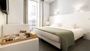 Superior Double Room | Desk, laptop workspace, WiFi, bed sheets