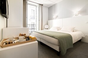 Superior Double Room | Desk, laptop workspace, WiFi, bed sheets