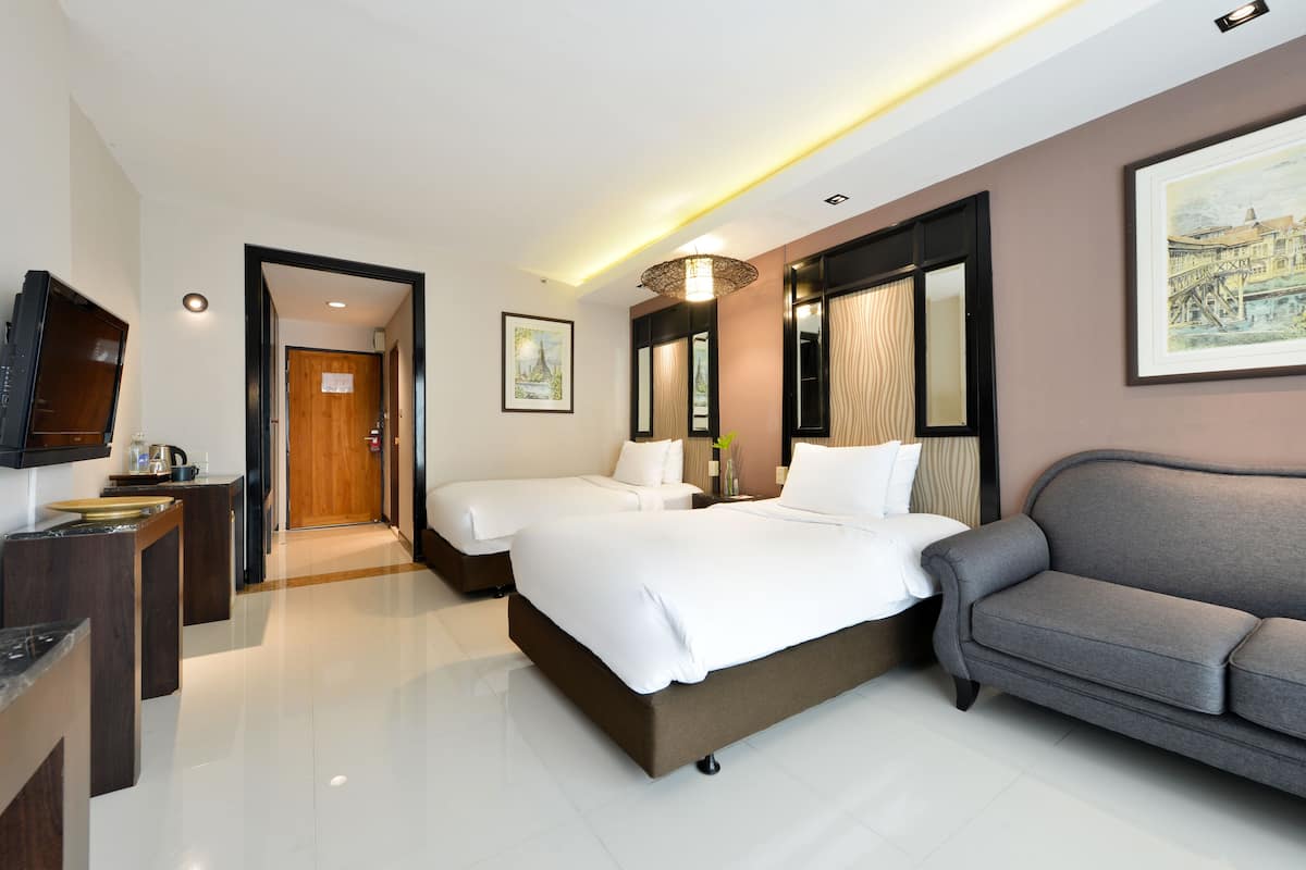 Minibar, in-room safe, individually furnished, desk