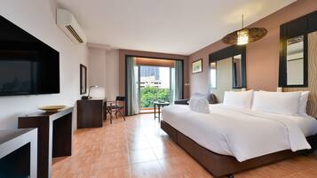 Minibar, in-room safe, individually furnished, desk