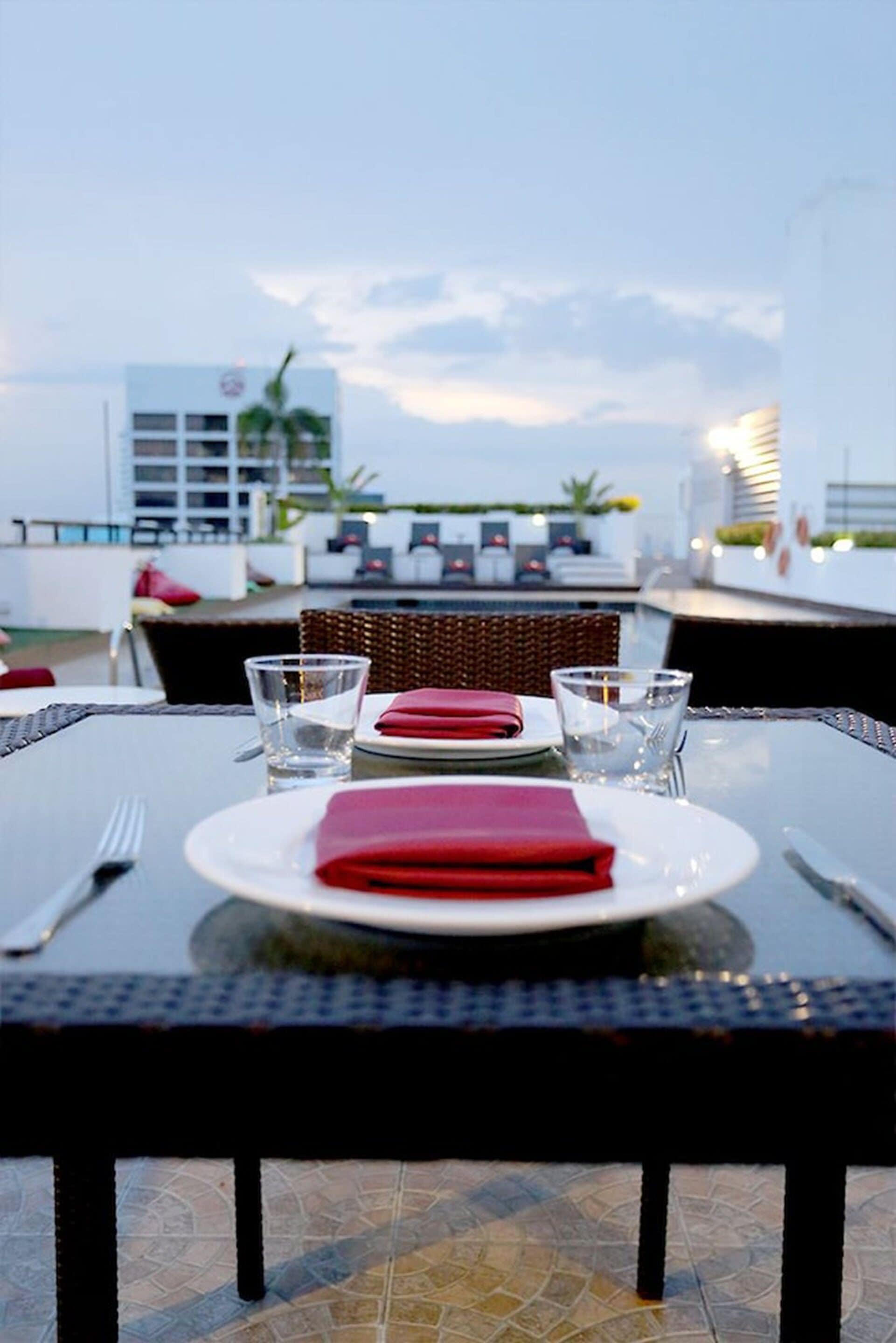 Breakfast, lunch and dinner served