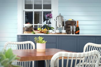 Free daily buffet breakfast at Duval Gardens at Southernmost Beach Resort – Adults Only