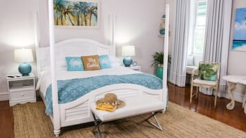 Plantation Room - Island Room | ์ด์งํธ์ฐ ๋ฉด ์ํธ, ๊ณ ๊ธ ์นจ๊ตฌ, ํ๋ก์ฐํ ์นจ๋, ๊ฐ์ค ๋ด ๊ธ๊ณ