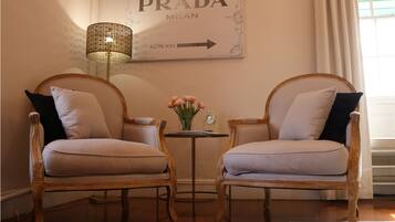 Plantation Room - Captain's Quarters | Egyptian cotton sheets, premium bedding, pillowtop beds, in-room safe