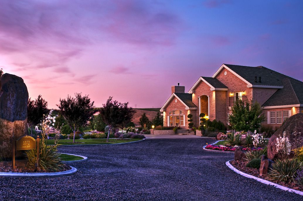 Vista frontal de la propiedad