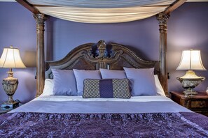 Luksussviitti, 1 suuri parisänky, poreamme, jokinäköala (Greek Decor) | 1 makuuhuone, egyptinpuuvillaiset lakanat, ylelliset vuodevaatteet