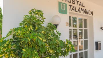 Entrada al alojamiento