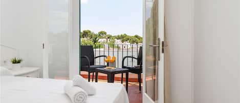 Double Room | Free WiFi, bed sheets