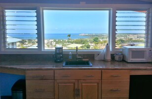 Sky Room | Private kitchenette | Fridge, microwave, coffee/tea maker