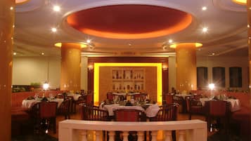 2 restauranter, internasjonale retter