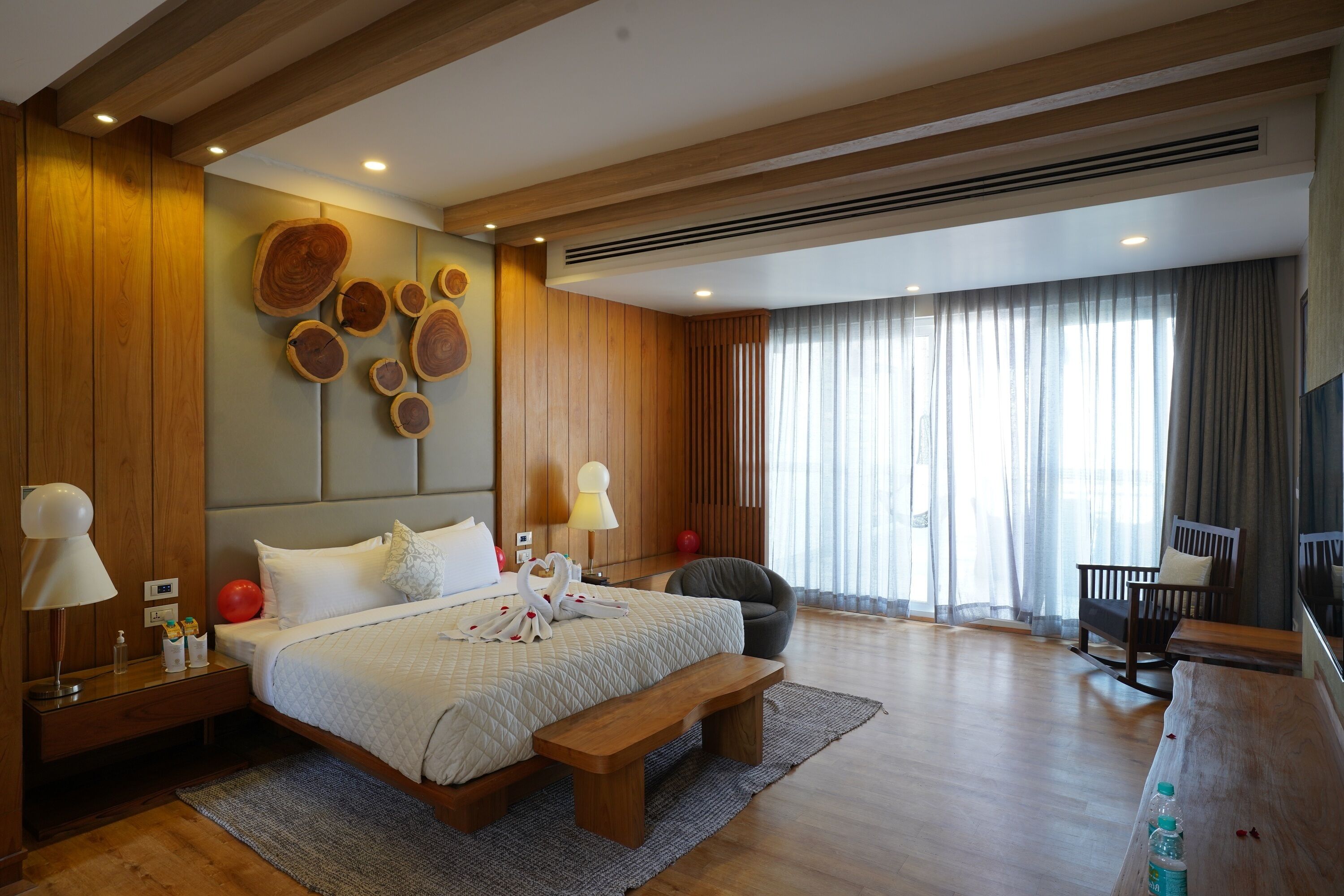 presidential suite | bathroom | separate bathtub and shower, rainfall showerhead, free toiletries